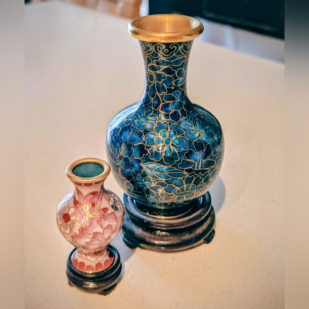 Elegant Blue and Pink Floral Vases